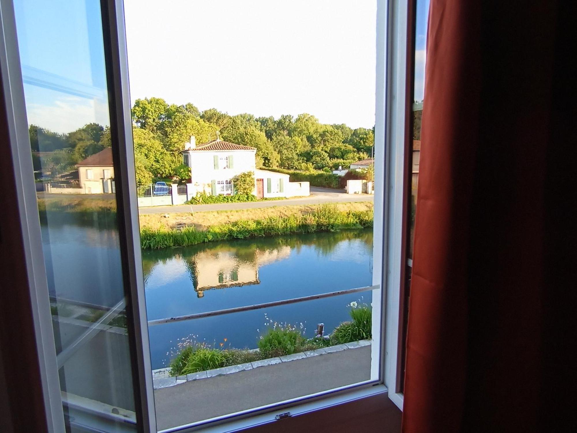 Apartament Au Bord De L'Eau Coulon Zewnętrze zdjęcie